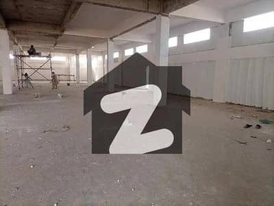 سندھ انڈسٹریل ٹریڈنگ اسٹی - ایس آئی ٹی ای کراچی میں 4 کنال گودام 2.0 کروڑ میں برائے فروخت۔