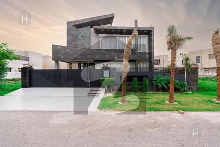 ڈی ایچ اے فیز 6 - بلاک ایم فیز 6,ڈیفنس (ڈی ایچ اے),لاہور میں 5 کمروں کا 1 کنال مکان 8.1 کروڑ میں برائے فروخت۔