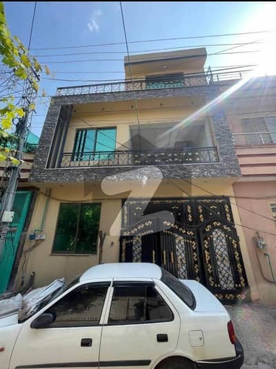 فضل ٹاؤن فیز 2 فضل ٹاؤن,راولپنڈی میں 6 کمروں کا 4 مرلہ مکان 1.65 کروڑ میں برائے فروخت۔