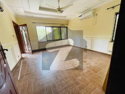 F7 533 Square Yead 5 Bedrooms with Attached Bathroom Drawing and Dining TV Lounge Kitchen