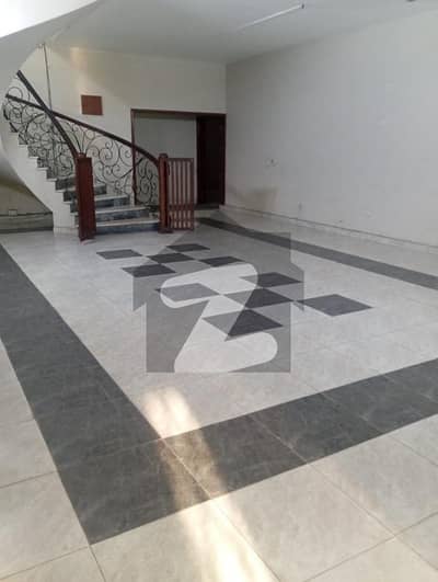 ڈی ایچ اے فیز 5 ڈی ایچ اے ڈیفینس,کراچی میں 6 کمروں کا 1 کنال مکان 15.0 کروڑ میں برائے فروخت۔