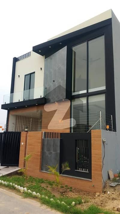 پیراگون سٹی لاہور میں 3 کمروں کا 5 مرلہ مکان 2.3 کروڑ میں برائے فروخت۔