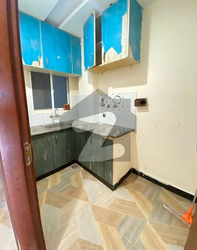 1 bed non furinshed apartment available for rent in gulberg green islamabad famiiy use