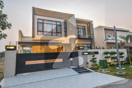 KANAL EYE CATCHING SUPERB LUXURY BUNGALOW FOR SALE