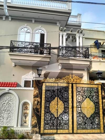 سپر ٹاون لاہور میں 3 کمروں کا 5 مرلہ مکان 3.25 کروڑ میں برائے فروخت۔