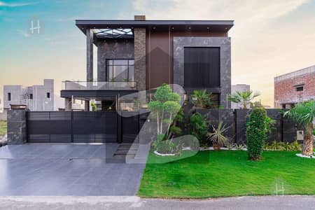 ڈی ایچ اے فیز 7 ڈیفنس (ڈی ایچ اے),لاہور میں 5 کمروں کا 1 کنال مکان 6.8 کروڑ میں برائے فروخت۔