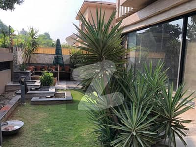 ONE KANAL BEAUTIFULL HOUSE AVALIABLE FOR RENT IN DHA DEFANCE PHASE 6