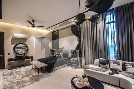 ڈی ایچ اے فیز 7 - بلاک ایس فیز 7,ڈیفنس (ڈی ایچ اے),لاہور میں 5 کمروں کا 1 کنال مکان 11.5 کروڑ میں برائے فروخت۔