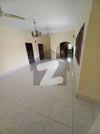 Defence 600 yards bungalow for sale