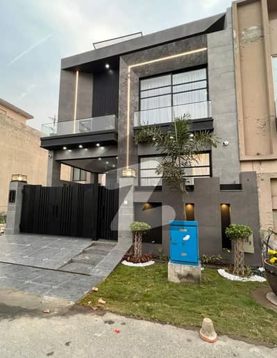 5 MARLA BRAND NEW MODERN STYLE HOUSE FOR SALE IN DHA PHASE 9 TOWN