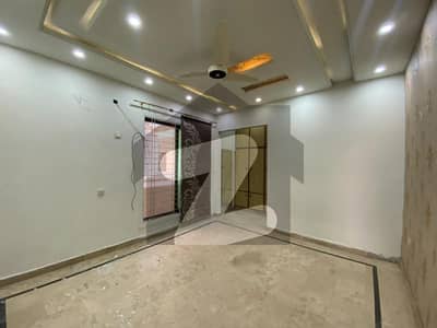 10 Marla Beautiful House For Rent In Satluj Block, Dc Colony Gujranwala.