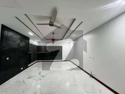 F-11/2 Upper Portion 1000 Sq Yds | Extra Land | Lift | Inverter ACs | Electricity Included | 4 Beds 500K(with bills)