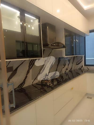 بحریہ ٹاؤن فیز 8 بحریہ ٹاؤن راولپنڈی,راولپنڈی میں 5 کمروں کا 10 مرلہ مکان 5.95 کروڑ میں برائے فروخت۔ بحریہ ٹاؤن فیز 8 بحریہ ٹاؤن راولپنڈی,راولپنڈی میں 5 کمروں کا 10 مرلہ مکان 5.95 کروڑ میں برائے فروخت۔