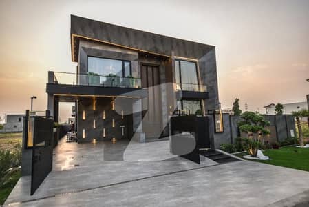 ڈی ایچ اے فیز 7 ڈیفنس (ڈی ایچ اے),لاہور میں 5 کمروں کا 1 کنال مکان 6.85 کروڑ میں برائے فروخت۔