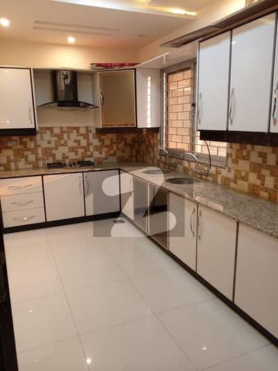 ڈی ایچ اے فیز 2 ڈیفنس (ڈی ایچ اے),لاہور میں 6 کمروں کا 2 کنال مکان 13.65 کروڑ میں برائے فروخت۔