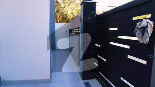 B 17 B block 10marla brand new house For sale