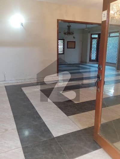 زمزمہ کراچی میں 6 کمروں کا 1 کنال مکان 15.75 کروڑ میں برائے فروخت۔ زمزمہ کراچی میں 6 کمروں کا 1 کنال مکان 15.75 کروڑ میں برائے فروخت۔