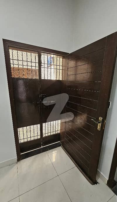 پی ای سی ایچ ایس بلاک 2 پی ای سی ایچ ایس,جمشید ٹاؤن,کراچی میں 3 کمروں کا 7 مرلہ فلیٹ 1.05 لاکھ میں کرایہ پر دستیاب ہے۔