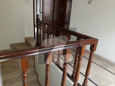 ڈی ایچ اے فیز 2 ڈیفنس (ڈی ایچ اے),لاہور میں 3 کمروں کا 1 کنال بالائی پورشن 1.1 لاکھ میں کرایہ پر دستیاب ہے۔