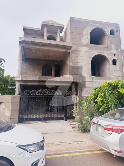 9.5 Marla Gray Structure House For Sale In Dream Gardens Phase-2 Lahore