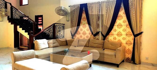 2000 Sq Yard House Is Available For Sale