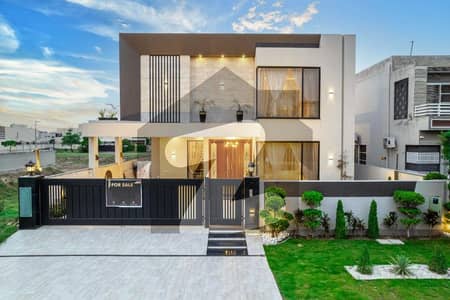 ڈی ایچ اے فیز 6 - بلاک جی فیز 6,ڈیفنس (ڈی ایچ اے),لاہور میں 5 کمروں کا 1 کنال مکان 8.25 کروڑ میں برائے فروخت۔