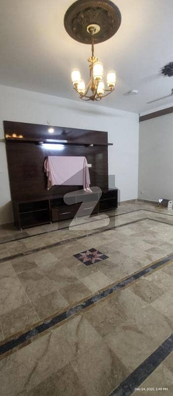 جوہر ٹاؤن لاہور میں 3 کمروں کا 1 کنال زیریں پورشن 1.45 لاکھ میں کرایہ پر دستیاب ہے۔