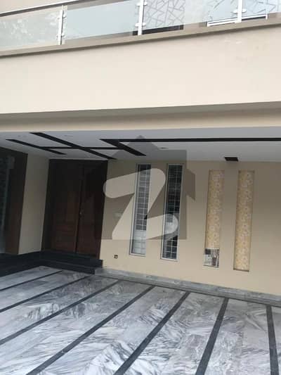 بحریہ آرچرڈ فیز 1 بحریہ آرچرڈ,لاہور میں 5 کمروں کا 10 مرلہ مکان 2.7 کروڑ میں برائے فروخت۔