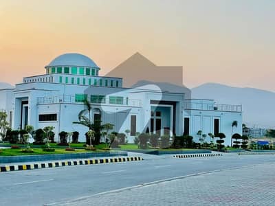 Sector B sun face VIp kanal plot of sale in next Street of park masjid and Market   investors rate