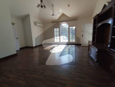 F-8 Cornor house for sale