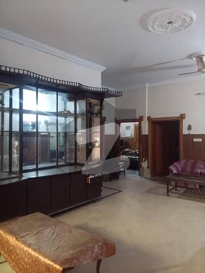 Spacious 12 Marla House for Rent Near University Road 8 Bed, Double TV Lounge