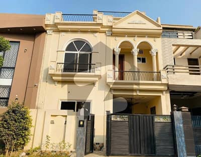 سٹی ہاؤسنگ سوسائٹی گوجرانوالہ میں 4 کمروں کا 5 مرلہ مکان 1.7 کروڑ میں برائے فروخت۔