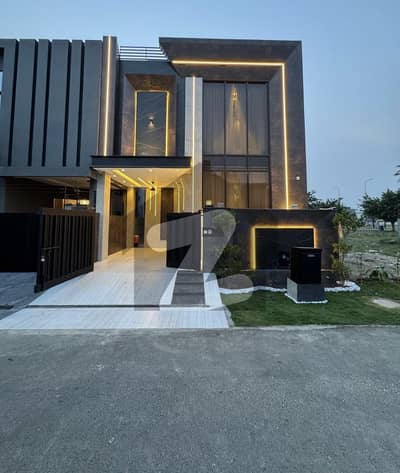 10 Marla House Available For Sale