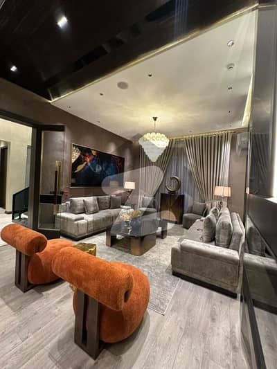 ڈی ایچ اے فیز 7 - بلاک ڈبلیو فیز 7,ڈیفنس (ڈی ایچ اے),لاہور میں 5 کمروں کا 1 کنال مکان 8.95 کروڑ میں برائے فروخت۔