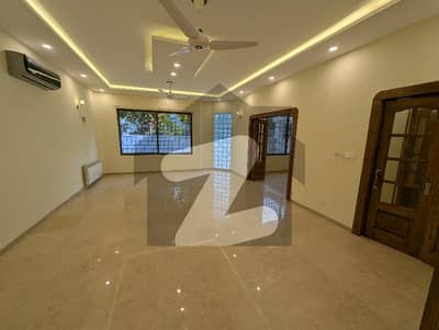 Corner Luxurious House On Prime Location Available For Rent In Islamabad