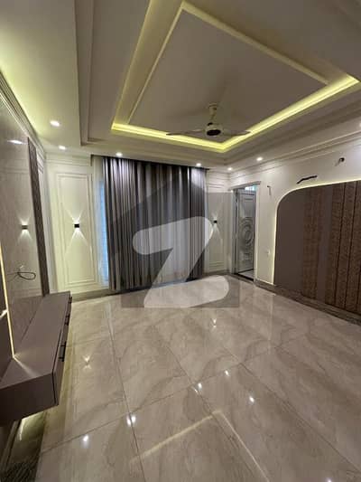 1 Kanal Beautiful Modern House Available For Sale