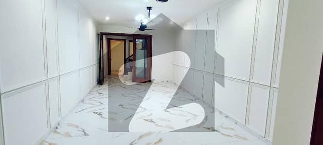 پیراگون سٹی لاہور میں 10 مرلہ مکان 5.95 کروڑ میں برائے فروخت۔