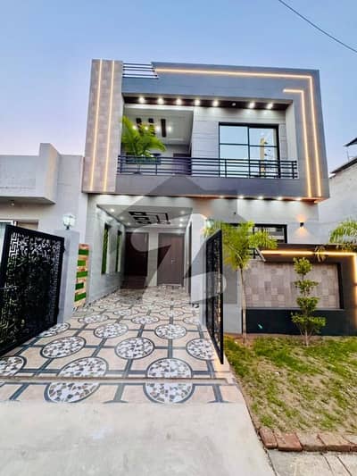 فارمانئیٹس ہاؤسنگ سکیم لاہور میں 3 کمروں کا 5 مرلہ مکان 2.15 کروڑ میں برائے فروخت۔