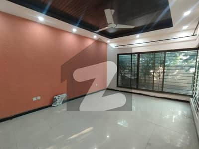 10 Marla House In Bahria Town Phase 3 For sale