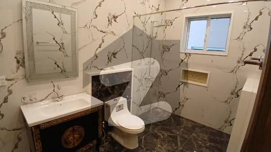 10 Marla Beautiful Banglow For Sale Ideal Location