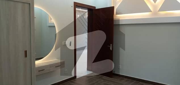 10 MARLA BEAUTIFULL BRAND NEW HOUSE AVAILBLE FOR SALE