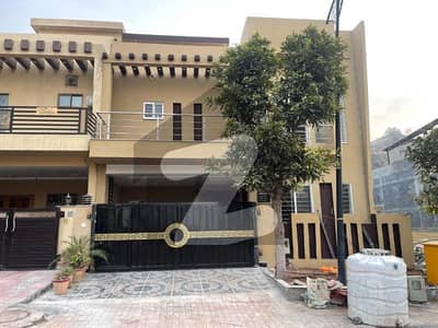 بحریہ انکلیو - سیکٹر این بحریہ انکلیو,بحریہ ٹاؤن,اسلام آباد میں 5 کمروں کا 8 مرلہ مکان 3.5 کروڑ میں برائے فروخت۔