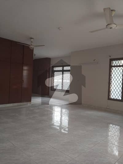 ڈی ایچ اے فیز 5 ڈی ایچ اے ڈیفینس,کراچی میں 6 کمروں کا 1 کنال مکان 15.5 کروڑ میں برائے فروخت۔