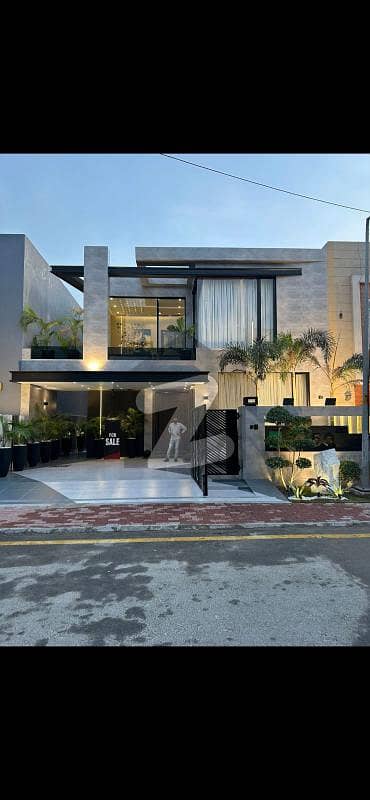 پارک ویو سٹی لاہور میں 5 کمروں کا 10 مرلہ مکان 3.4 کروڑ میں برائے فروخت۔