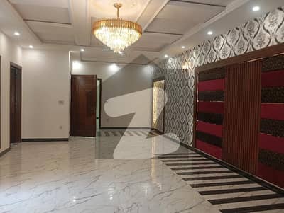 1 Kanal Ideal House Is For Rent