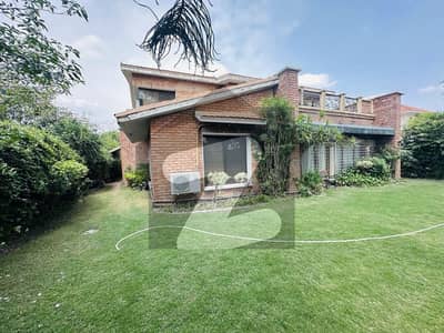 ایف ۔ 7 اسلام آباد میں 5 کمروں کا 1 کنال مکان 32.0 کروڑ میں برائے فروخت۔