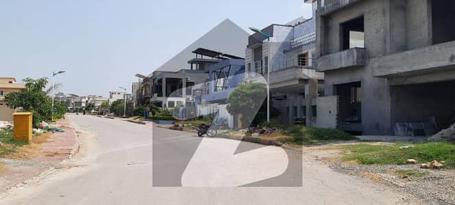 SOLID LAND ONE KANAL PLOT FOR SALE SOLID LAND ONE KANAL PLOT FOR SALE