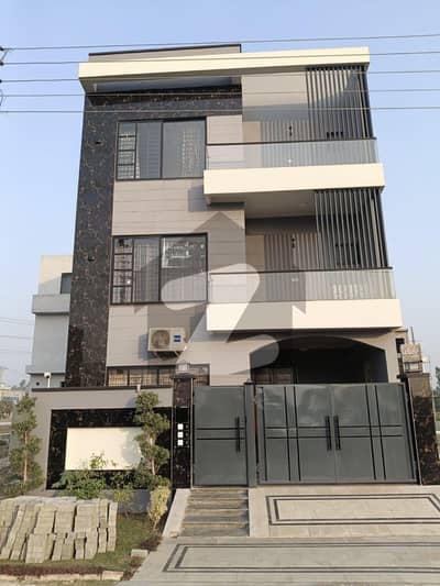 سینٹرل پارک ہاؤسنگ سکیم لاہور میں 5 کمروں کا 5 مرلہ مکان 2.2 کروڑ میں برائے فروخت۔