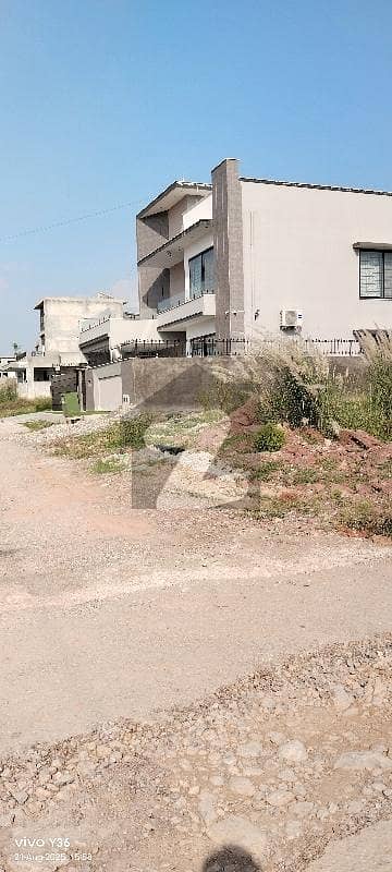 G14/3 possession plot for Sale size 40*80 street 116 near main double road