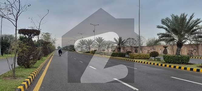 Prime Location New Lahore City 3 Marla Commercial Plot Up For sale